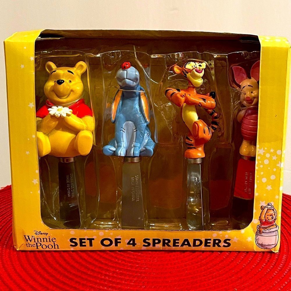 Disney Winnie the Pooh spreaders set of 4 NWT